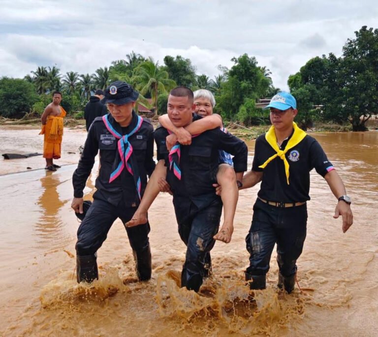 Dos muertos y más de 30,000 afectados por inundaciones en Tailandia