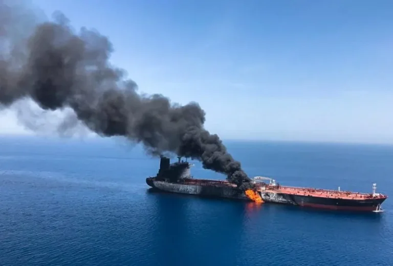 Al menos dos heridos leves en un nuevo ataque a un petrolero en Ormuz