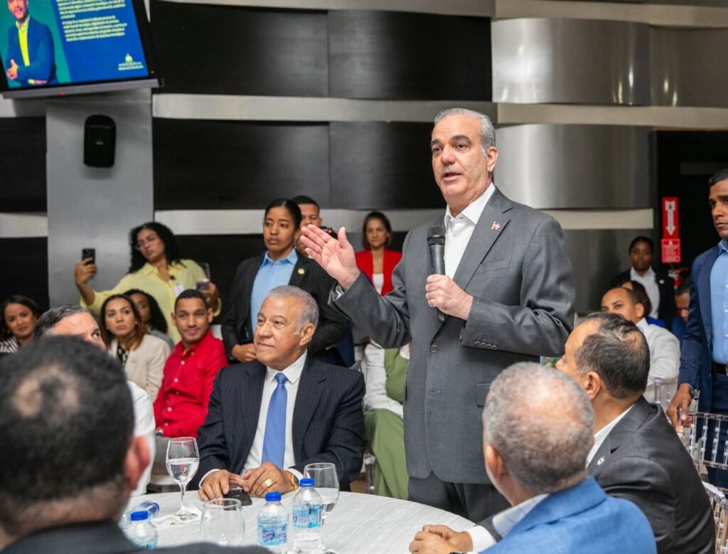 Presidente Abinader destaca reducción de la pobreza y avances sociales y económicos de República Dominicana