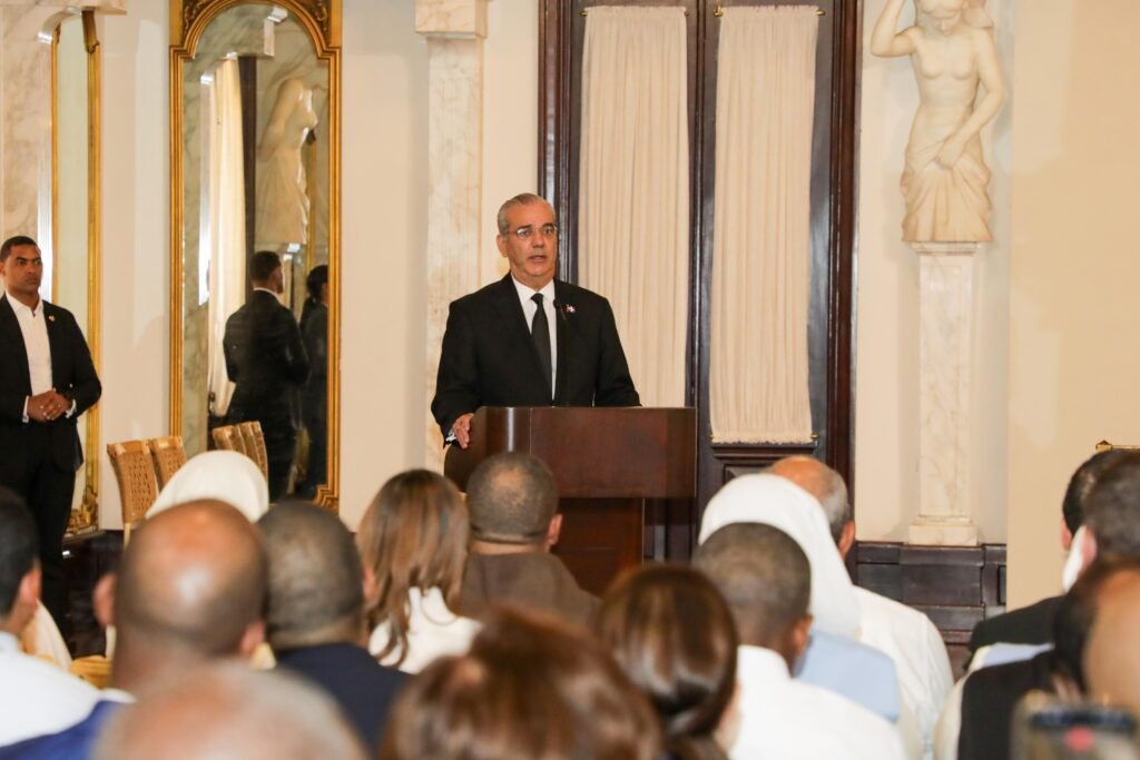 Presidente Luis Abinader convoca a las iglesias a jornada nacional de oración y acción de gracias por República Dominicana