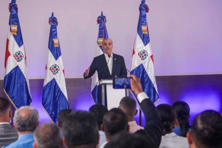 Presidente Abinader pide entregarse a integrantes de banda vinculada a tiroteo en Boca Chica