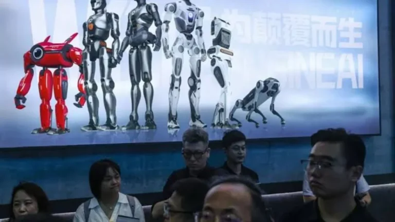 EE.UU. y China chocan sobre la regulación de la IA en plena carrera por su dominio