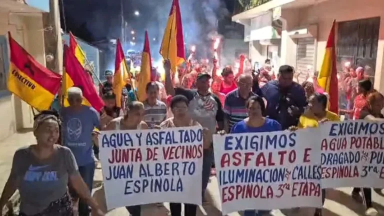 Protestan en San Francisco de Macorís por falta de agua y deterioro de calles