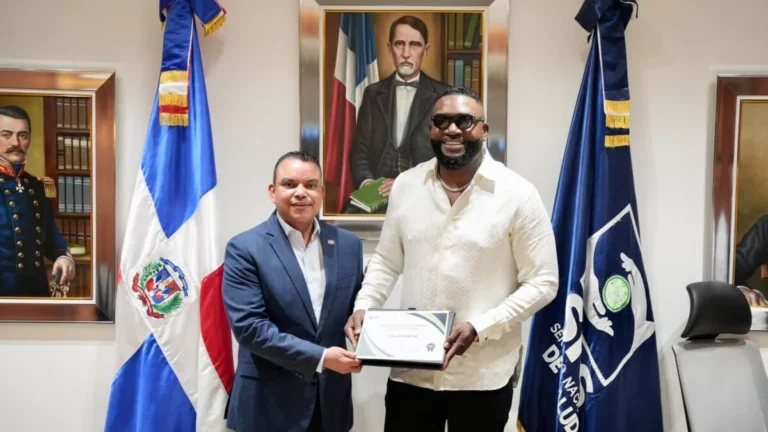 David Ortiz invita a la ciudadanía a participar en la gran Caminata por la Salud Mental